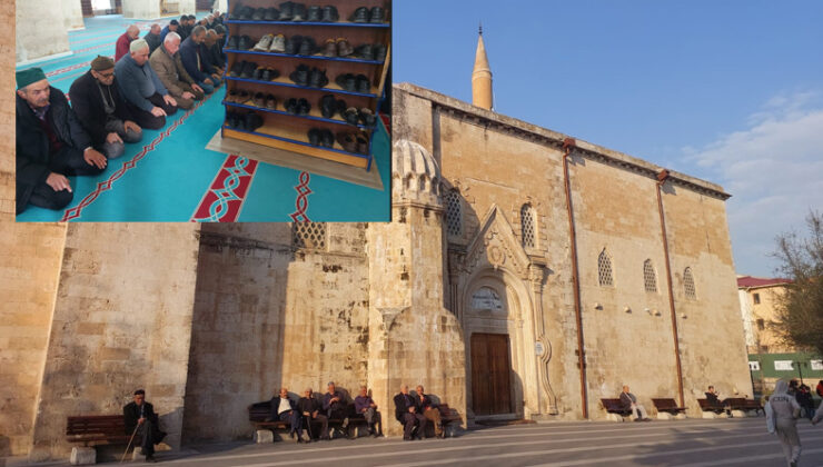 Bu Camide kokudan namaz kılınamıyor