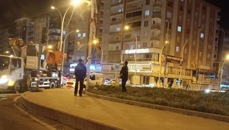 Diyarbakır’da  partilerin pankartları toplandı
