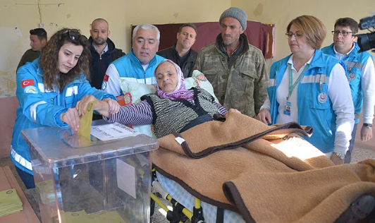 Hastaların sandık başına ulaşımı sağlanacak