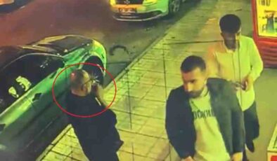 Kahvehane basıldı, müşteri çayını içmeye devam etti
