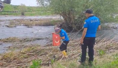 DÜAK ekibinin ‘Türk bayrağı’ hassasiyeti