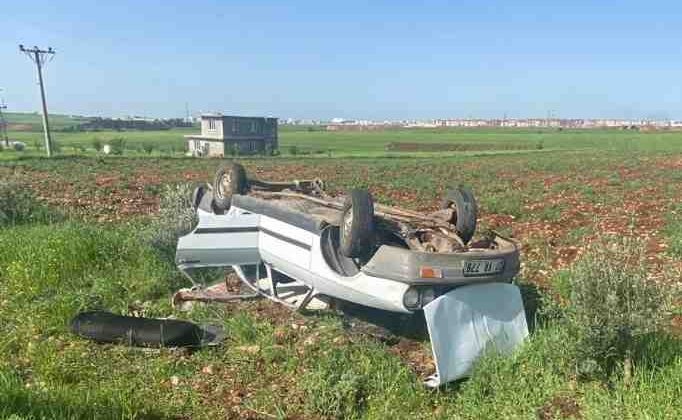 Adıyaman’da otomobil şarampole yuvarlandı