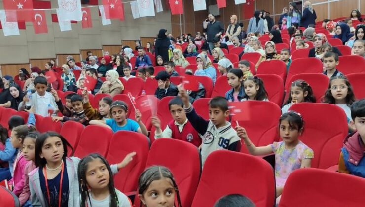 Ağrı’da ilk defa sinemaya giden çocuklar unutulmaz bir 23 Nisan yaşadı