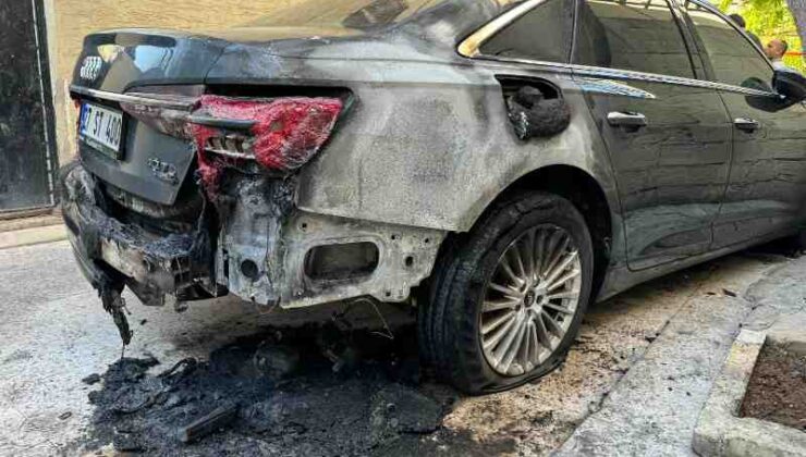 Birecik’te eski meclis üyesinin aracı kundaklandı