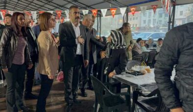 Bucak ve Hatun vatandaşlarla iftar açtı
