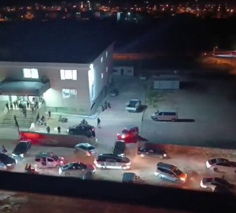 Düğün töreni sonrası rast gele ateş açtılar
