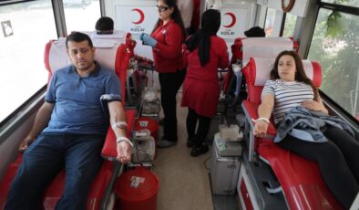 Elazığ’da öğretmen ve öğrenciler kan bağışında bulundu