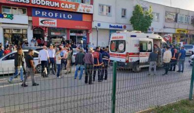 Freni boşalan park halindeki otomobil kaza yaptı: 3 yaralı