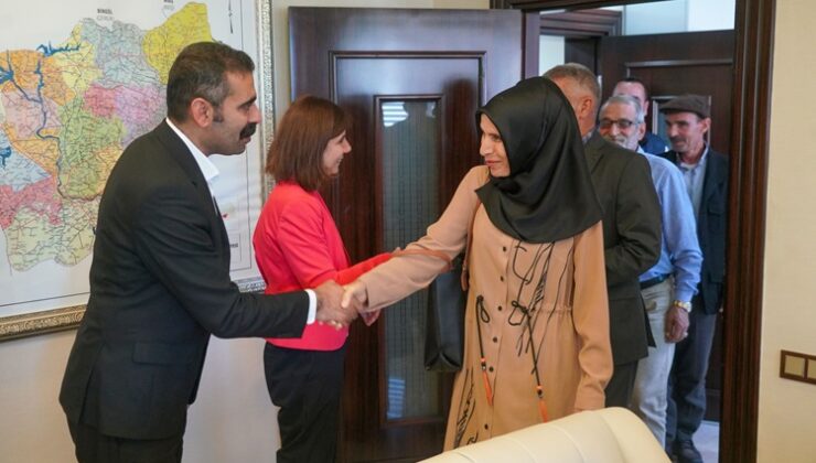 DBB Eş Başkanları halkın tebriklerini kabul ediyor