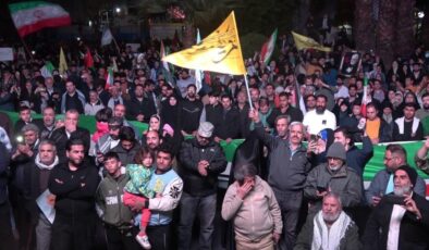 İran’ın İsrail’e saldırısı Tahran’da kutlandı