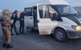 Kars’ta kaçak altın ele geçirdi