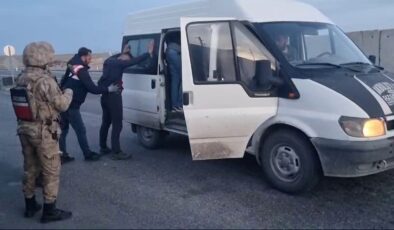 Kars’ta kaçak altın ele geçirdi
