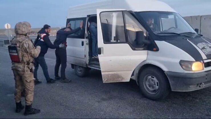 Kars’ta kaçak altın ele geçirdi