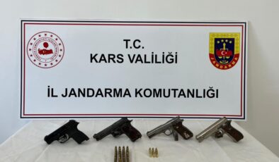 Kars’ta 4 silah taciri yakalandı