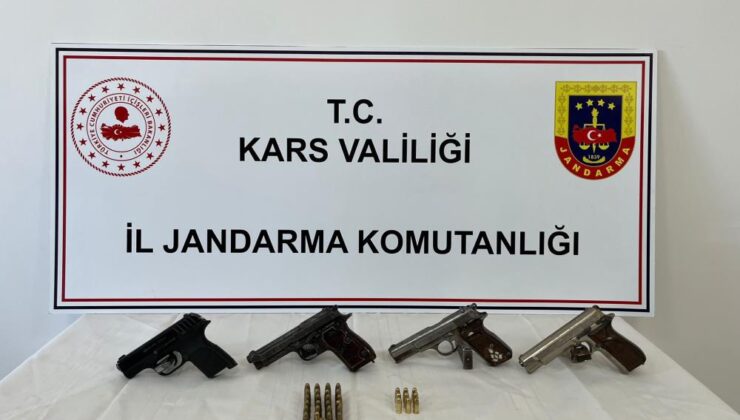 Kars’ta 4 silah taciri yakalandı