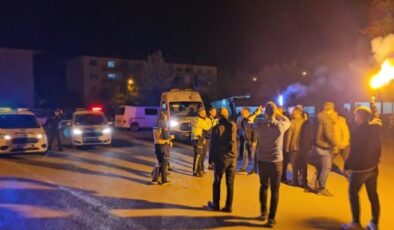 Muhtarın kavgalı kazası polis kutlamasına dönüştü