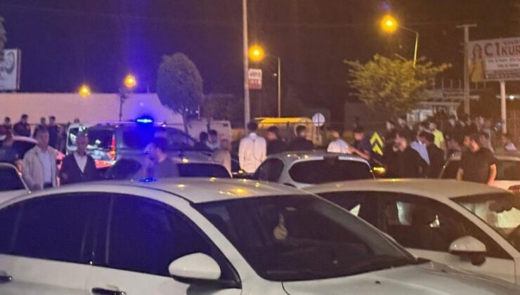 Kırmızı ışık ihlali yapan sürücü yaya geçidinde 4 kişiye çarptı