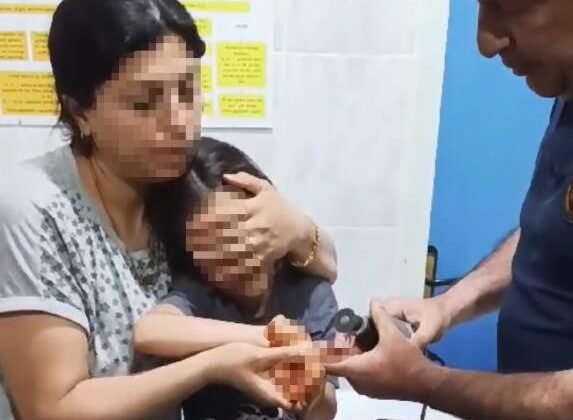 Mardin’de piknik yapan çocuğun parmağına olta iğnesi battı