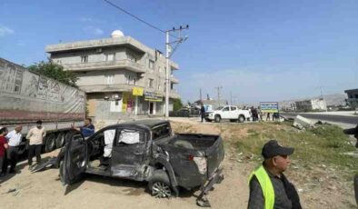 Mardin’de tır ile kamyonet çarpıştı: 3 yaralı