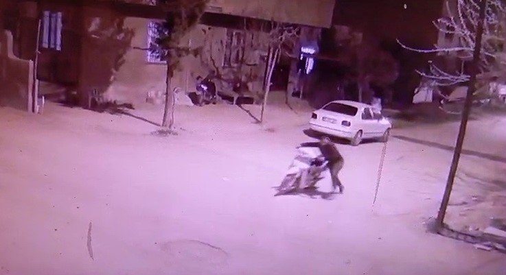 Adıyaman’da bahçedeki motosiklet çalındı