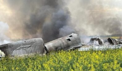 Rus bombardıman uçağı düştü, 1 pilot kayıp