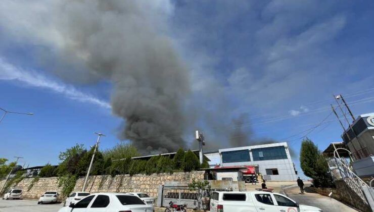 Şanlıurfa’da tekstil fabrikasında yangın çıktı