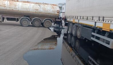 Tanker kazası yolları yağla kapladı