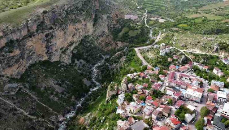 Tunceli’de Urartu mağaralarının bilinmeyenlerini halk hafızası yaşatıyor