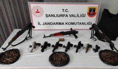 Viranşehir’de çakıl altında silahlar bulundu