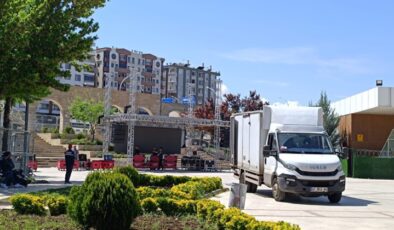 Amedspor maçı için yine led ekran kurulacak !