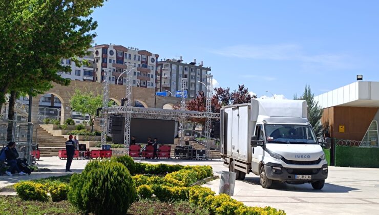 Amedspor maçı için yine led ekran kurulacak !