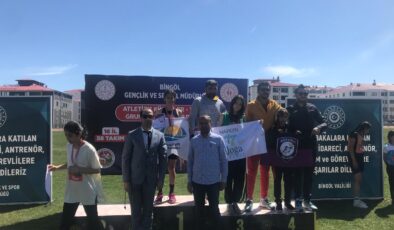 Talaytepe Ortaokulu öğrencileri atletizm ve futbolda büyük başarılar elde etti