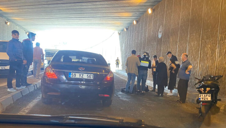 Alt geçitte motosiklet ile araç çarpıştı: 1 yaralı