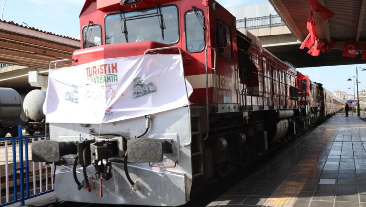 Mezopotamya Ekspresi Diyarbakır’a Geldi: Turistik Tren Seferi açılış töreniyle karşılandı