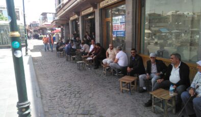 23 Nisan tatilinde sıcak hava ve çay keyfi