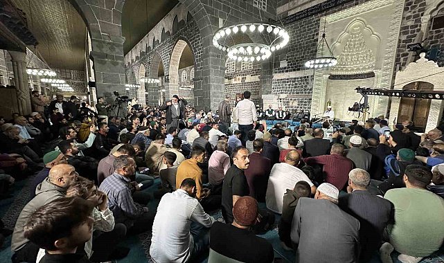 Diyarbakır’da bayram namazı kılındı