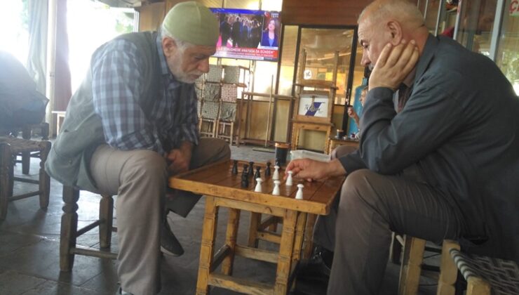 Diyarbakır’da Yaşlılar Arasında Yükselen Bir Eğlence: Dama