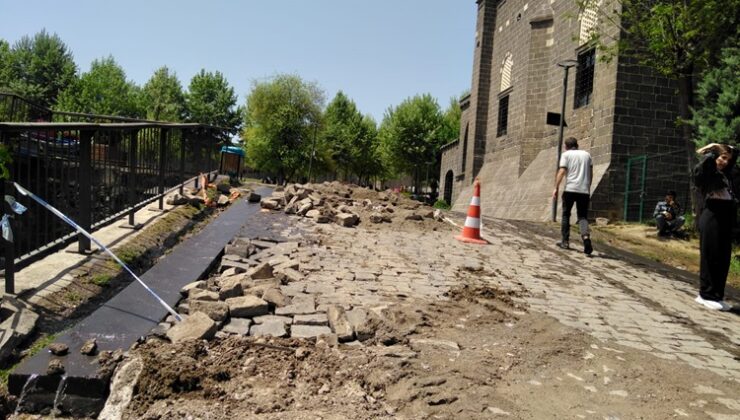 Hz. Süleyman türbesinde su boruları patladı tonlarca su heba oluyor