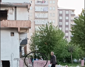 Hasarlı bina, uyuşturucu kullananların meskeni haline geldi
