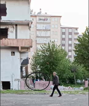 Hasarlı bina, uyuşturucu kullananların meskeni haline geldi