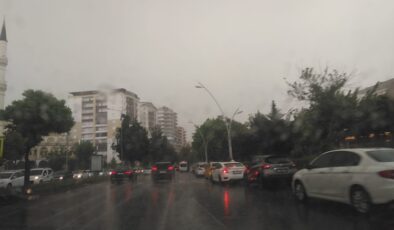 Diyarbakır’da beklenen yağmur başladı