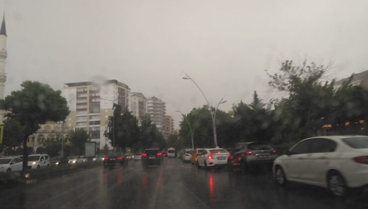 Diyarbakır’da beklenen yağmur başladı