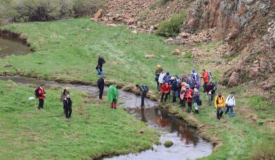 18 kilometrelik yürüyüşte yağmur çamur dinlemediler