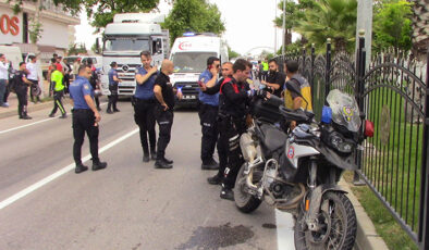 Motosikletli ekibin kaza yapması sonucu 2 polis yaralandı