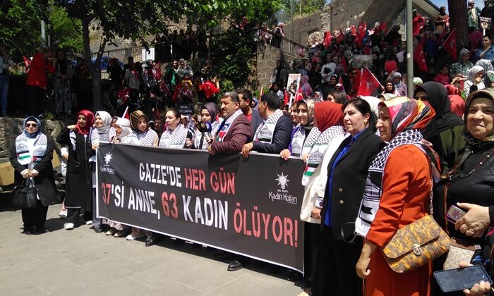 AK partili kadınlar Gazzeli kadınlar için bir araya geldi