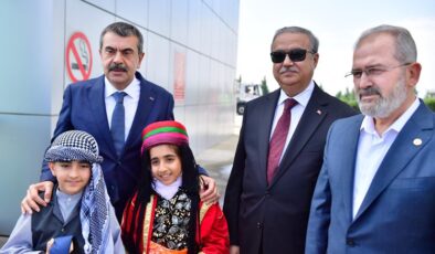 Milli Eğitim Bakanı Diyarbakır’a geldi