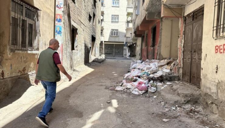 Bağlar Fatih Mahallesi’nde metruk yapılar çöplüğe döndü