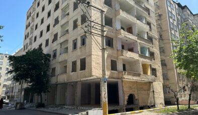 Bağlar’da tehlike arz eden hasarlı binanın yıkılması istendi