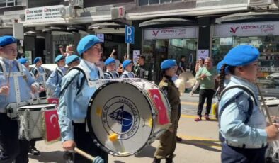 Bando eşliğinde tütünsüz sağlıklı yaşam yürüyüşü düzenlendi