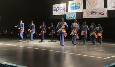 Bitlis Eren Üniversitesi folklor ekibi birinci oldu